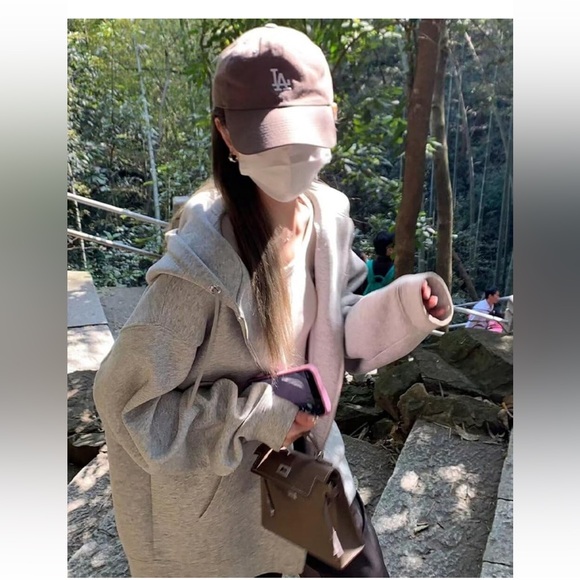 Women👱🏽‍♀️ Oversized Zip Up White Sweatshirt Hoodie Jacket Sz L - Picture 9 of 11